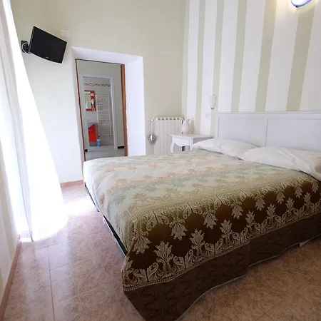Costa Hotel 2*