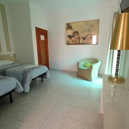 Costa Hotel 2*